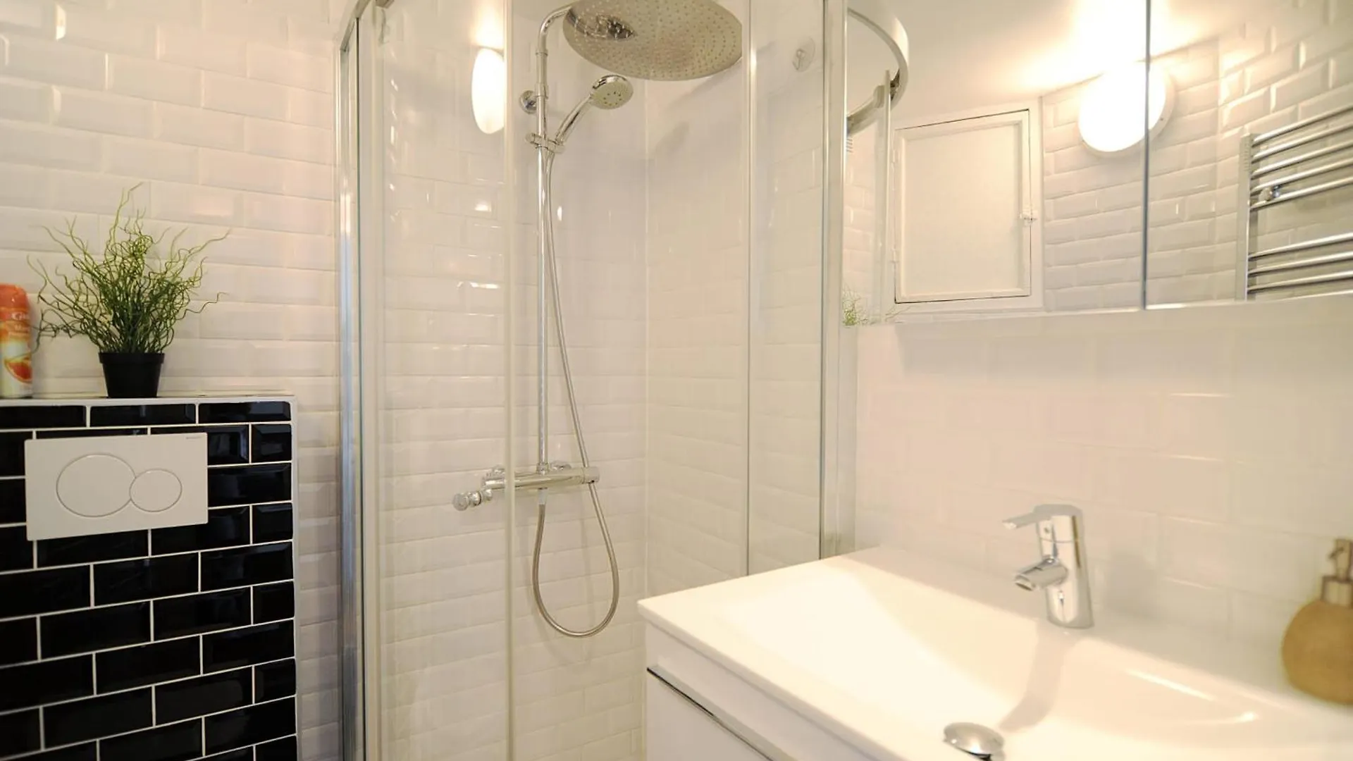 Rooftop Le Marais 1 Bedroom Paris