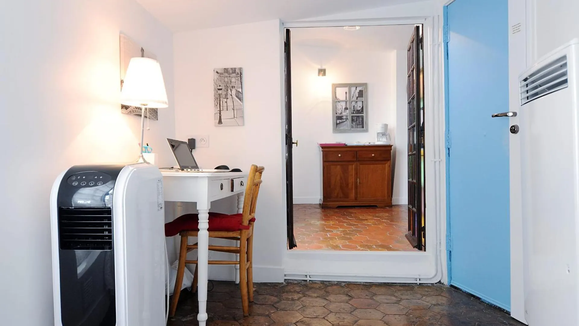 Rooftop Le Marais 1 Bedroom Paris Apartment